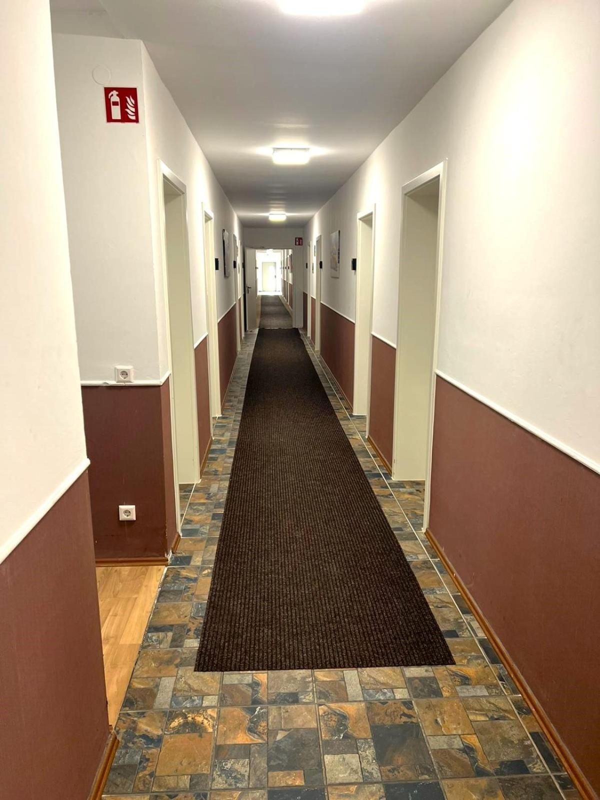 Hotel Castellana Lessien Exterior foto